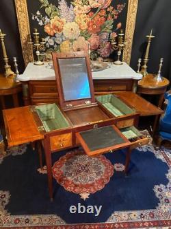 18th-century dressing table with Louis XVI marquetry decoration