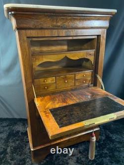 19th Century Secretary in Walnut from the Louis-Philippe Era