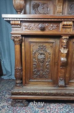 19th century walnut Renaissance buffet