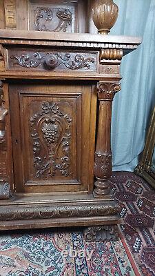 19th century walnut Renaissance buffet