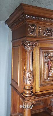 19th century walnut Renaissance buffet