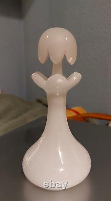 ANTIQUE WHITE OPALINE BOTTLE 19TH CENTURY