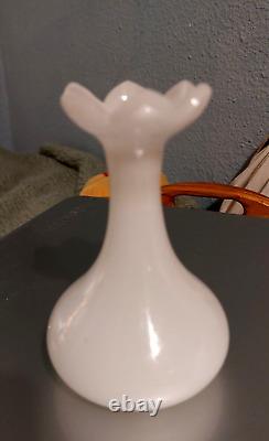 ANTIQUE WHITE OPALINE BOTTLE 19TH CENTURY