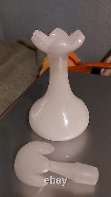 ANTIQUE WHITE OPALINE BOTTLE 19TH CENTURY