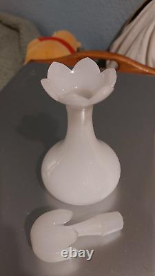 ANTIQUE WHITE OPALINE BOTTLE 19TH CENTURY