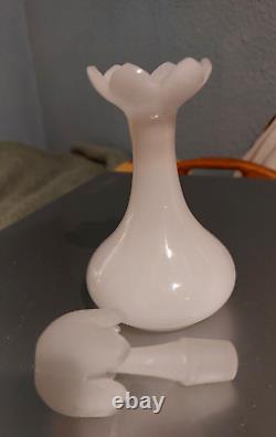 ANTIQUE WHITE OPALINE BOTTLE 19TH CENTURY