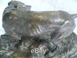 Animal Bronze Xixth Century Signed Pierre Jules Mene Dog Of Hunting