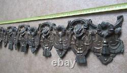 Antique embossed brass frieze of 194 cm x 15.5 cm, 19th century period