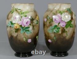 Baccarat, Pair De Vases En Opaline De Cristal, Décor Aux Roses, Époque XIX Ème