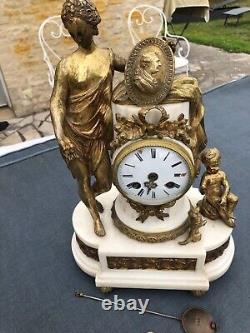 Beautiful Clock in Gilded Bronze and White Marble from the Mid 19th Century