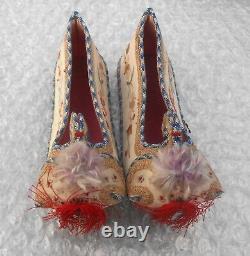 Beautiful Pair Of Chinese Miniature Shoes From The Late 19th Century