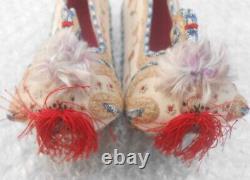 Beautiful Pair Of Chinese Miniature Shoes From The Late 19th Century