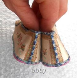 Beautiful Pair Of Chinese Miniature Shoes From The Late 19th Century