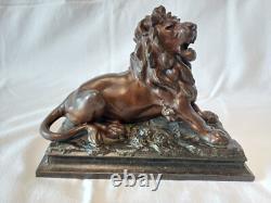 Beautiful Statue in Regule of a Roaring Lion, Late 19th Century