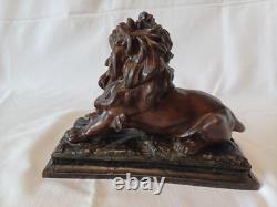Beautiful Statue in Regule of a Roaring Lion, Late 19th Century