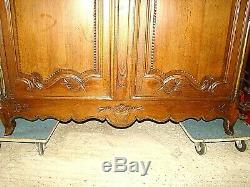 Beautiful Wedding Cabinet Solid Oak Era XIX