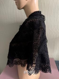 Belle Époque ladies’ cape in fine black Cluny-style lace
