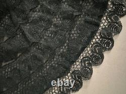 Belle Époque ladies’ cape in fine black Cluny-style lace