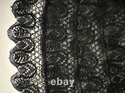 Belle Époque ladies’ cape in fine black Cluny-style lace