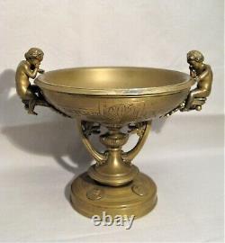 Bronze Cup In Love At The End Of The 19th Century