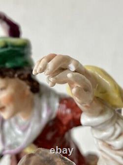 Capodimonte Subject In Porcelain Polychrome Couple Dancing Naples Epoque XIX Ème