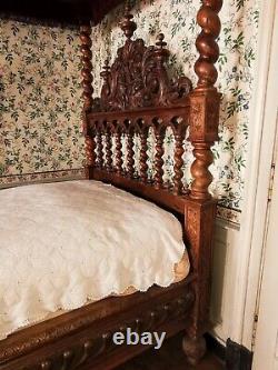 Castle Bed With Baldaquin Era XIX Ème Style Louis XIII In Walnut