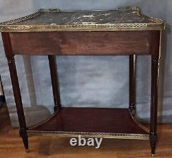 Console LXVI with marble top and brass gallery. Late 19th century period.