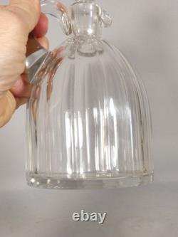 Cut-crystal alcohol decanter with flat ribs, 19th century<br/>