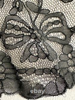 Elegant antique black lace apron with flowers and bows, Belle Époque, 54 x 97 cm