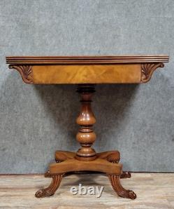 English gaming table from the 19th century in blonde mahogany circa 1820