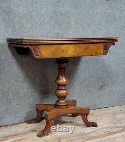 English gaming table from the 19th century in blonde mahogany circa 1820