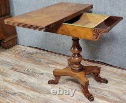 English gaming table from the 19th century in blonde mahogany circa 1820