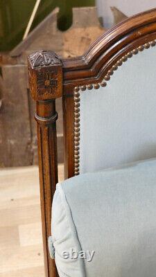 Extra bed or resting place, Louis XVI style carved wooden bench from the 19th century