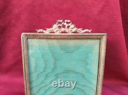Gilded bronze photo frame, Louis XVI style, late 19th century