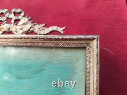 Gilded bronze photo frame, Louis XVI style, late 19th century