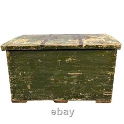 Greek chest in white wood and iron, 19th century