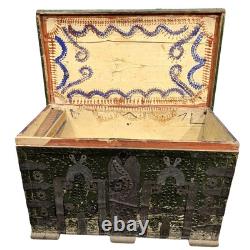 Greek chest in white wood and iron, 19th century