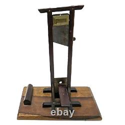 Guillotine cigar cutter from the late 19th century in working condition