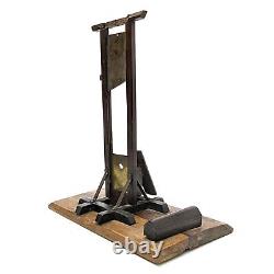 Guillotine cigar cutter from the late 19th century in working condition