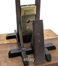 Guillotine cigar cutter from the late 19th century in working condition