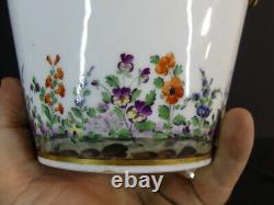 Hand-painted Parisian porcelain cachepot with flowers, early 19th century period