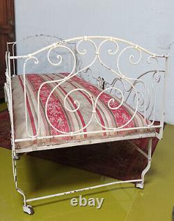 Iron bed from the Napoleon III era