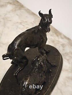 JOLIE Bronze animal figure of a greyhound and Pekingese by P. J. Mène from the 19th century