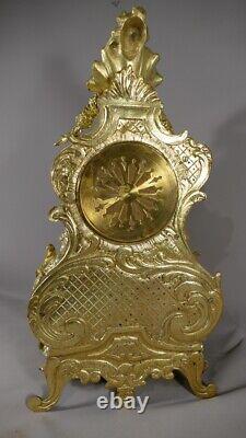 Large Louis XV Rocaille Clock with Rooster and Flag, Gilded Bronze from the 19th Century