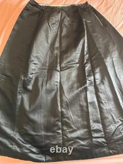 Large Victorian black satin skirt with iridescent silk lining, 19th-century Belle Époque