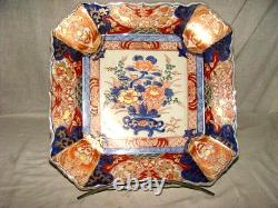 Large porcelain platter from Japan, Imari decoration, 19th century