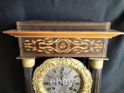 Light wood and gilded bronze pendulum clock / Restoration period / 19th century