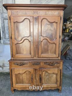 Louis XV period two-part buffet in solid walnut, 18th century