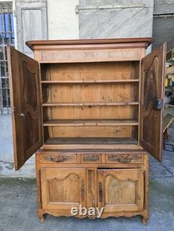 Louis XV period two-part buffet in solid walnut, 18th century