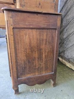 Louis XV period two-part buffet in solid walnut, 18th century